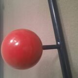 Porte manteau mural sur pied à boules de couleur