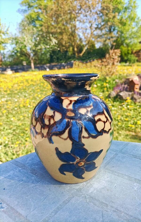 Vase rétro Signé