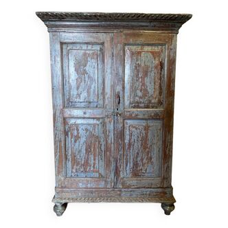 Wood cabinet