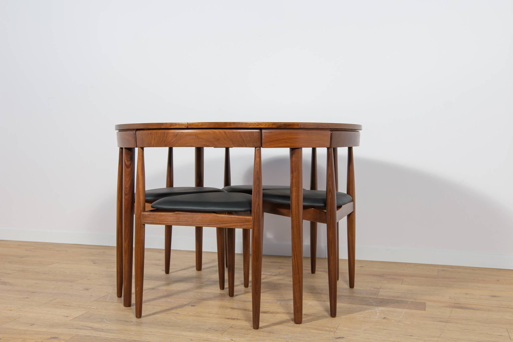 Mid-Century Teak Dining Table and Chairs Set by Hans Olsen for Frem Røjle.