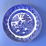 Set of 2 plates 22.50cm and 2 plates 19.50cm JT&S Crown Pottery Longton warranted willow pattern