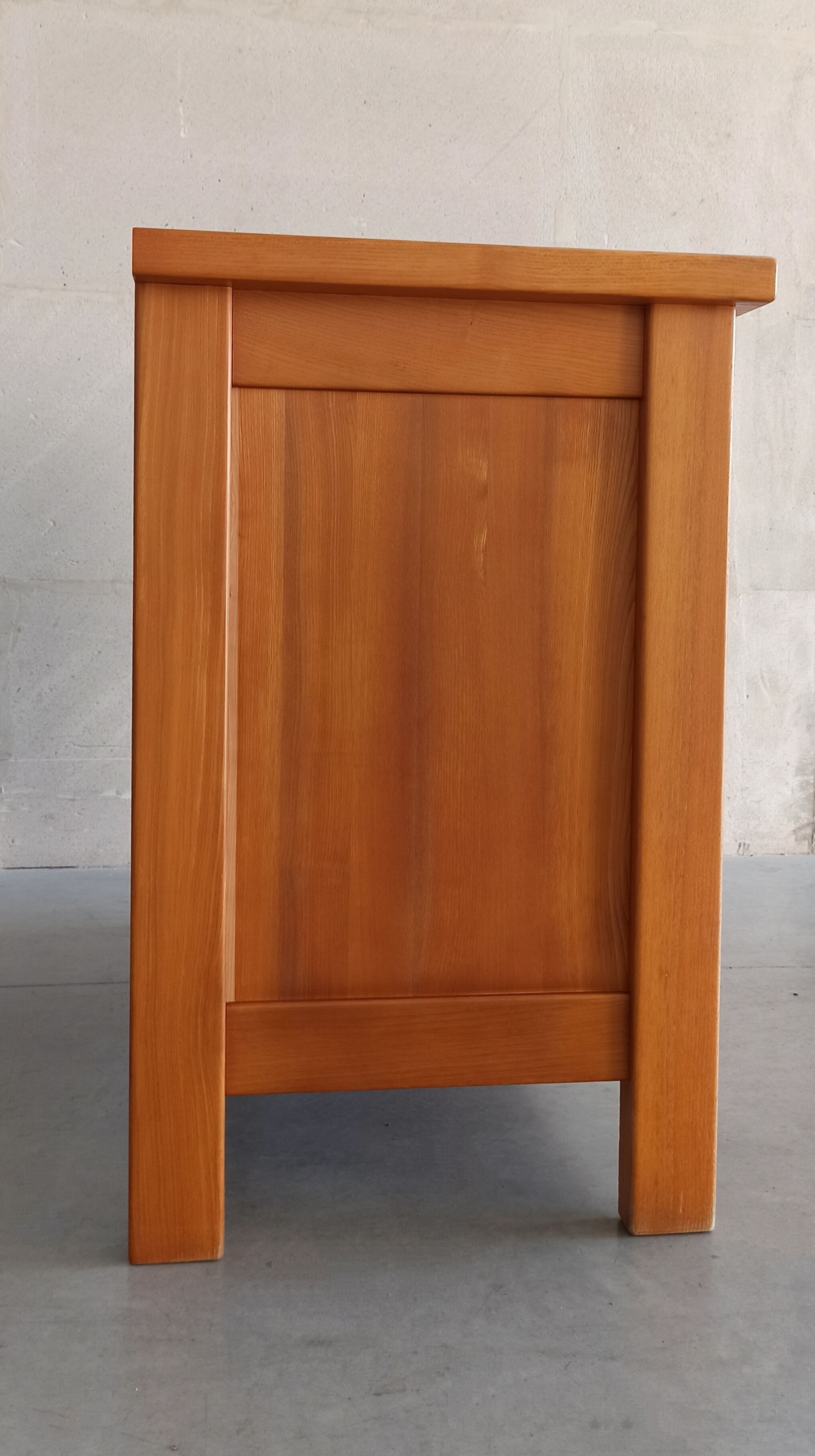 Elm sideboard Maison Regain, 80's