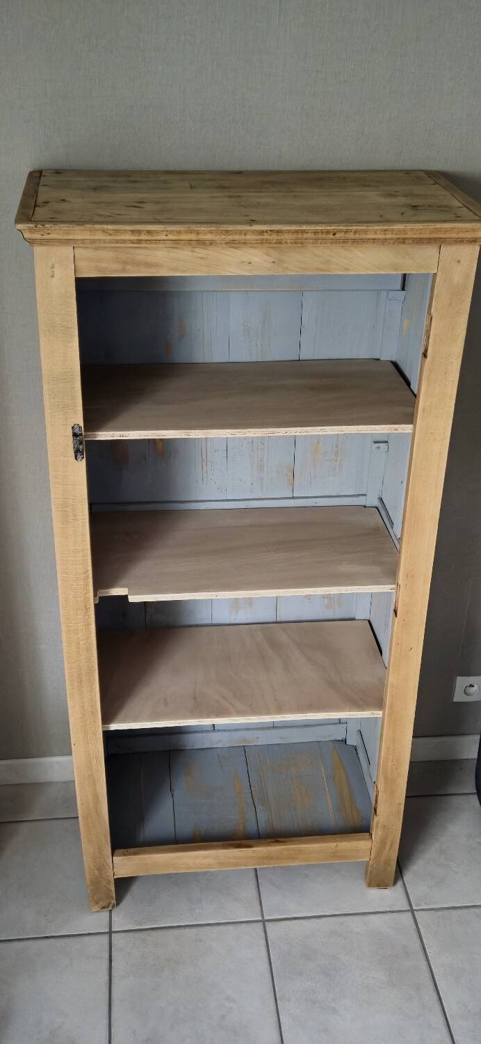 Armoire parisienne
