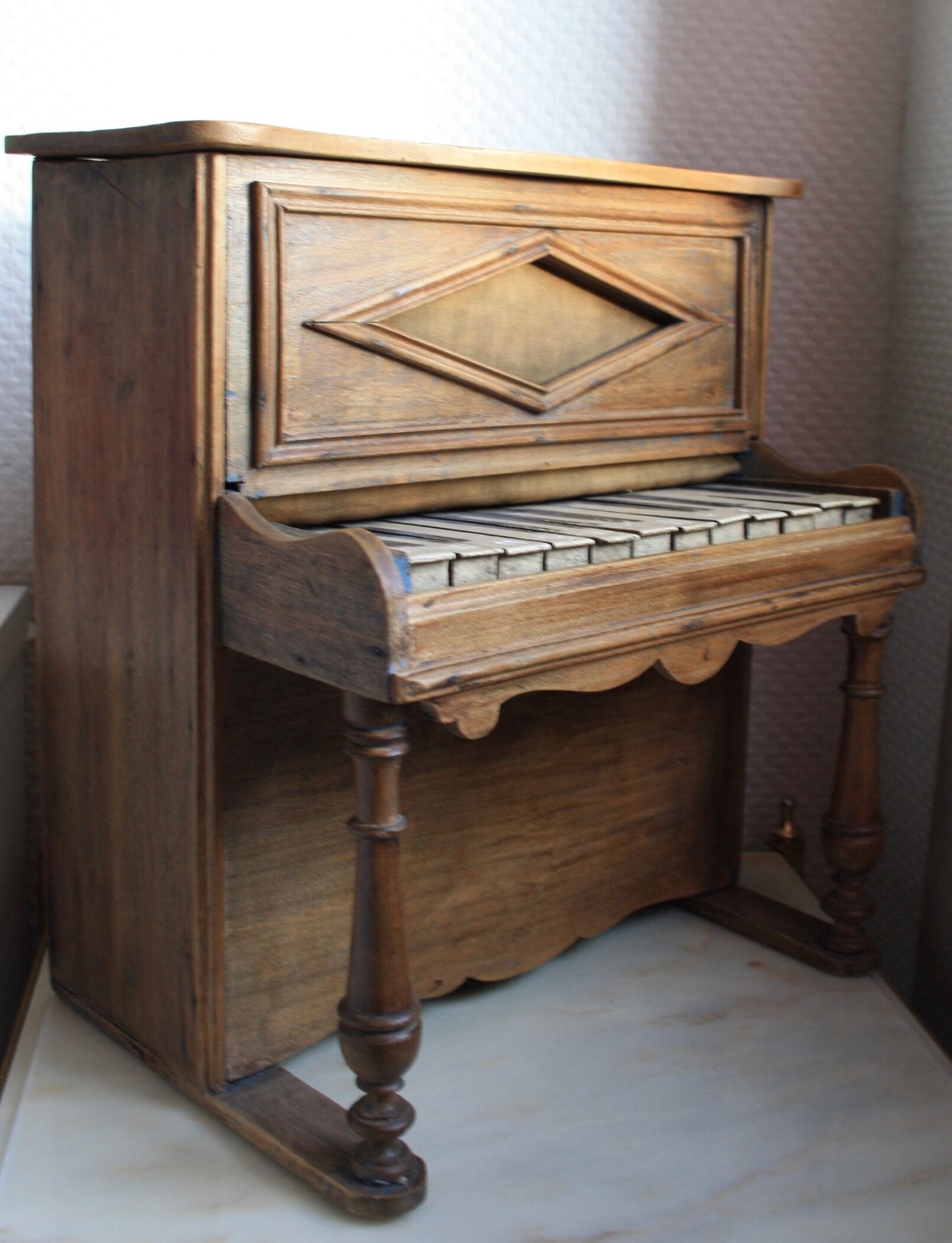 Former piano wood carved