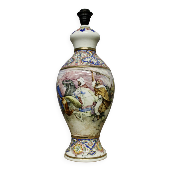 Lampe en céramique décor oriental avec signature