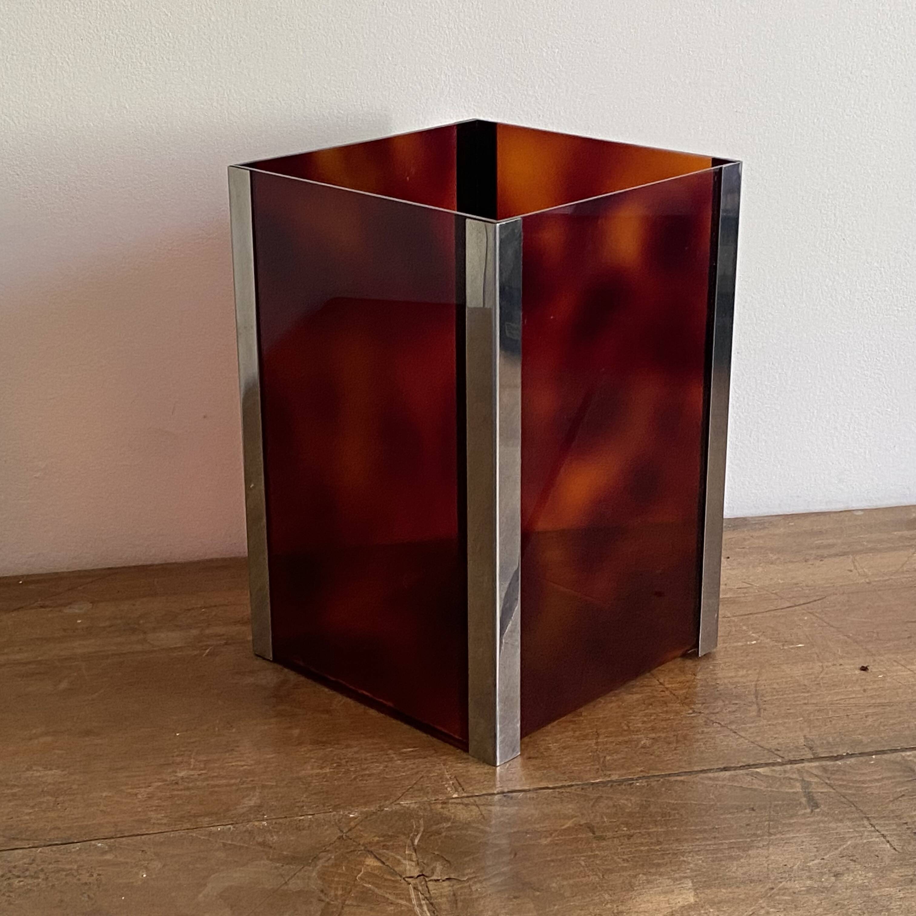 Corbeille plexiglas Michel Dumas. 1970. Space age.