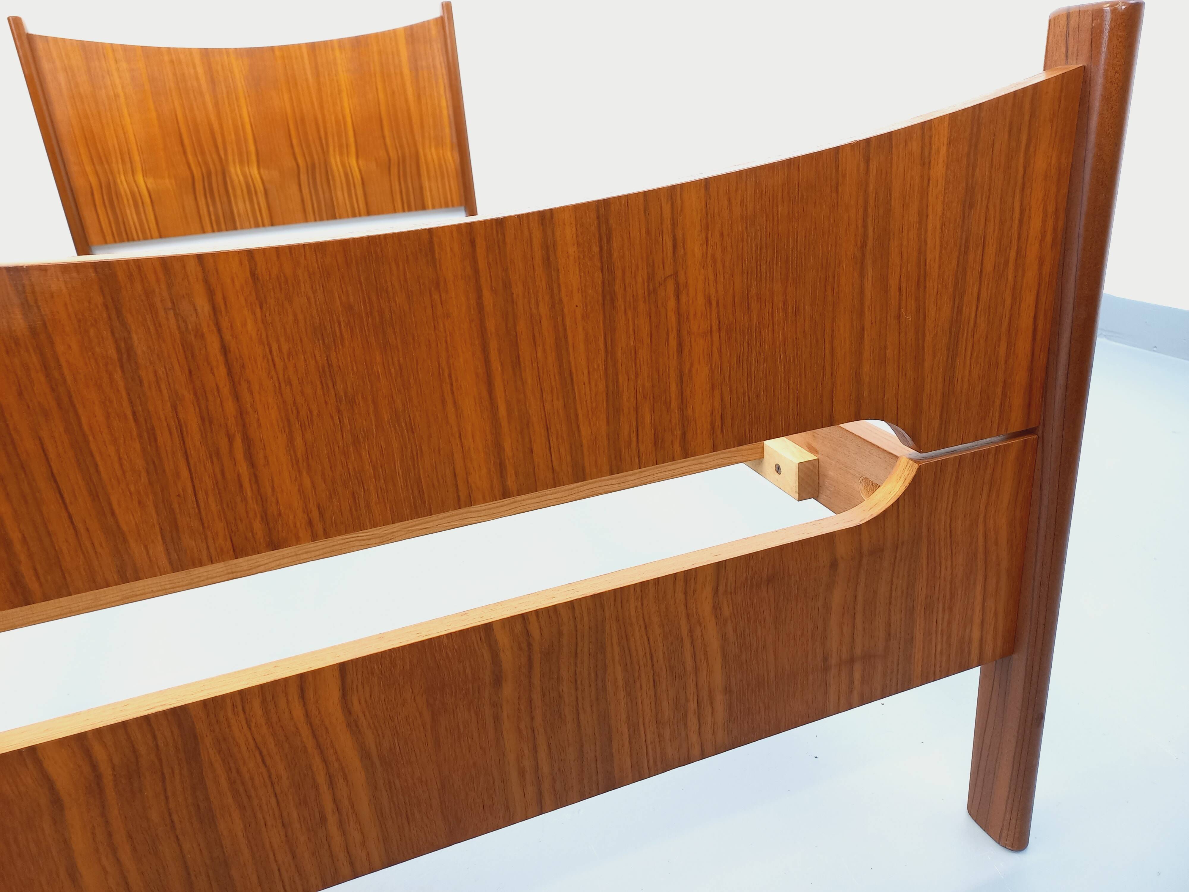 Light simple vintage Scandinavian style in teak from the 1960s.