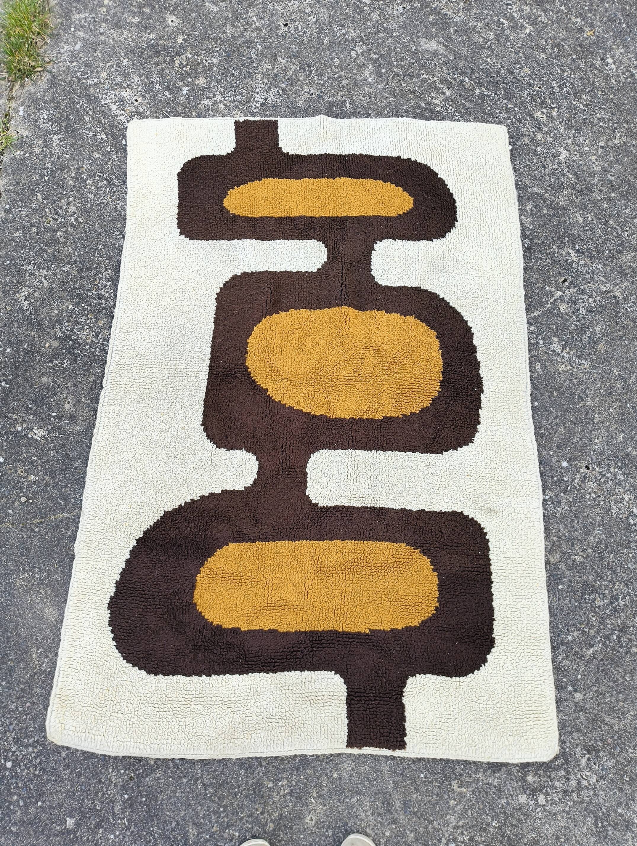 wool Pop Art carpet from the 70s