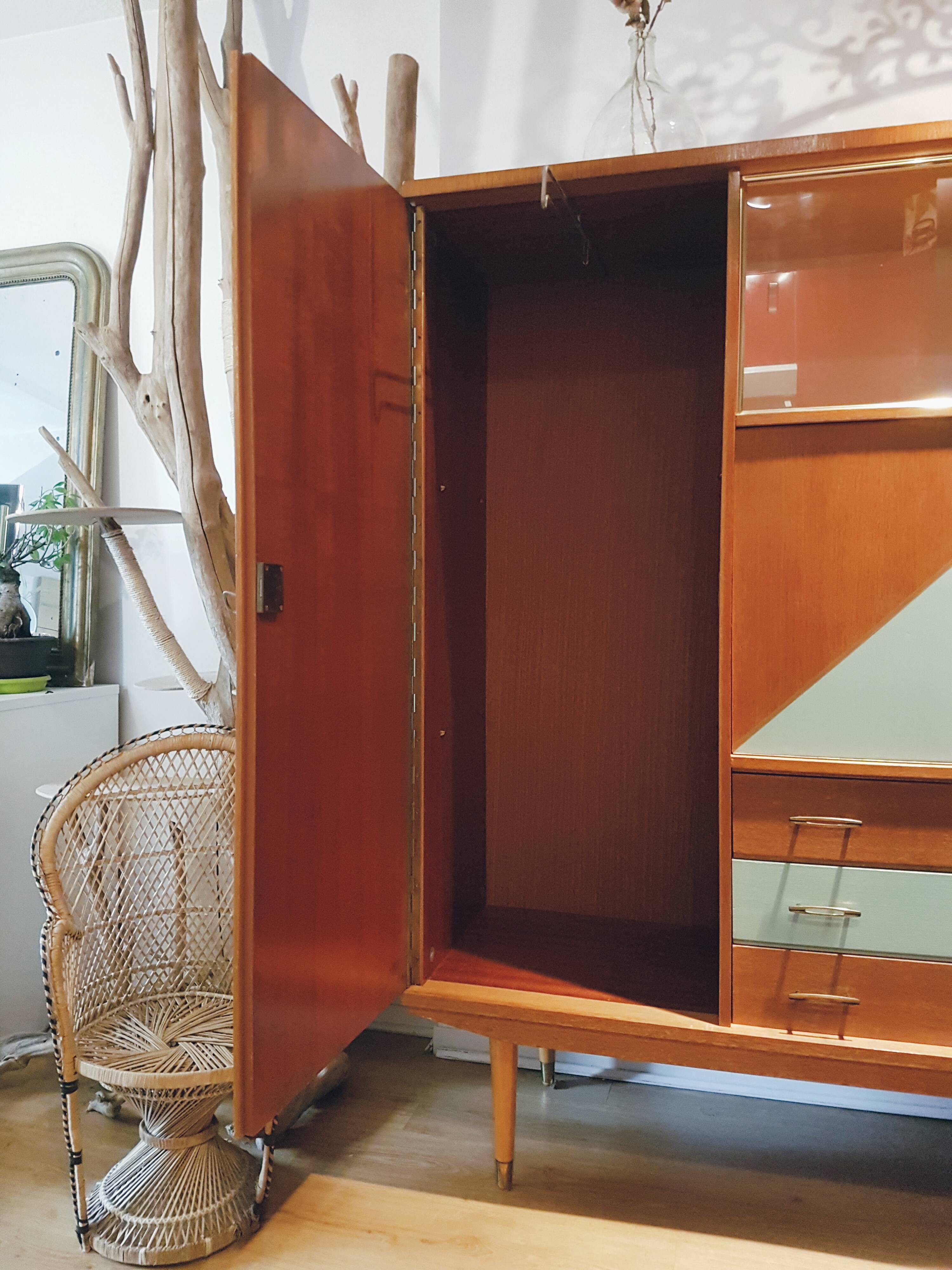 The 1950s vintage Cabinet Secretary