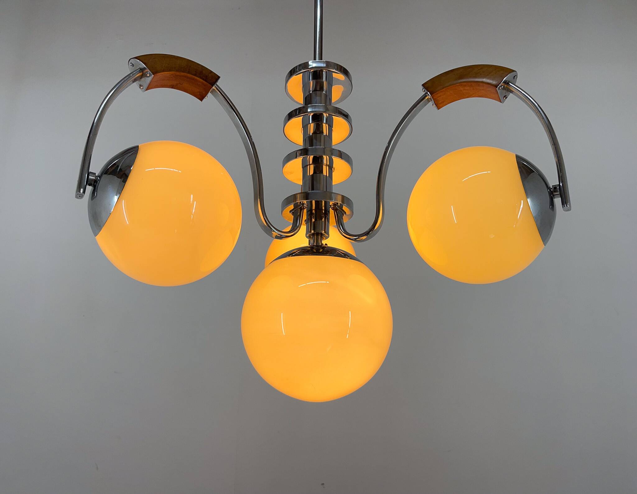 Lustre Art Déco Chrome & Bois, Restauré, Tchécoslovaquie