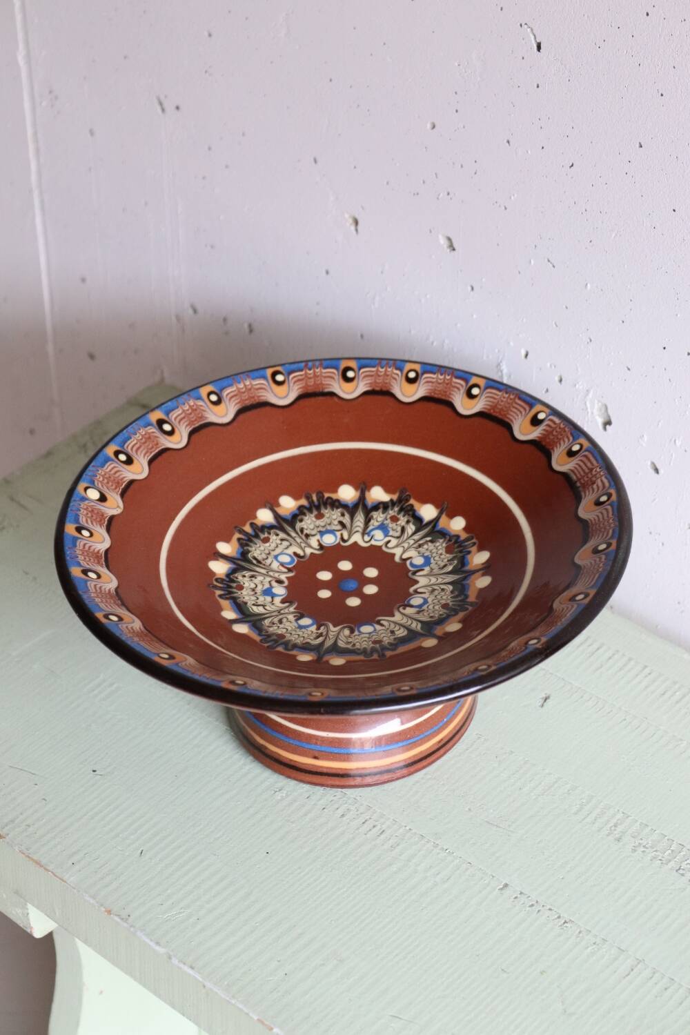 Small vintage Romanian ceramic display