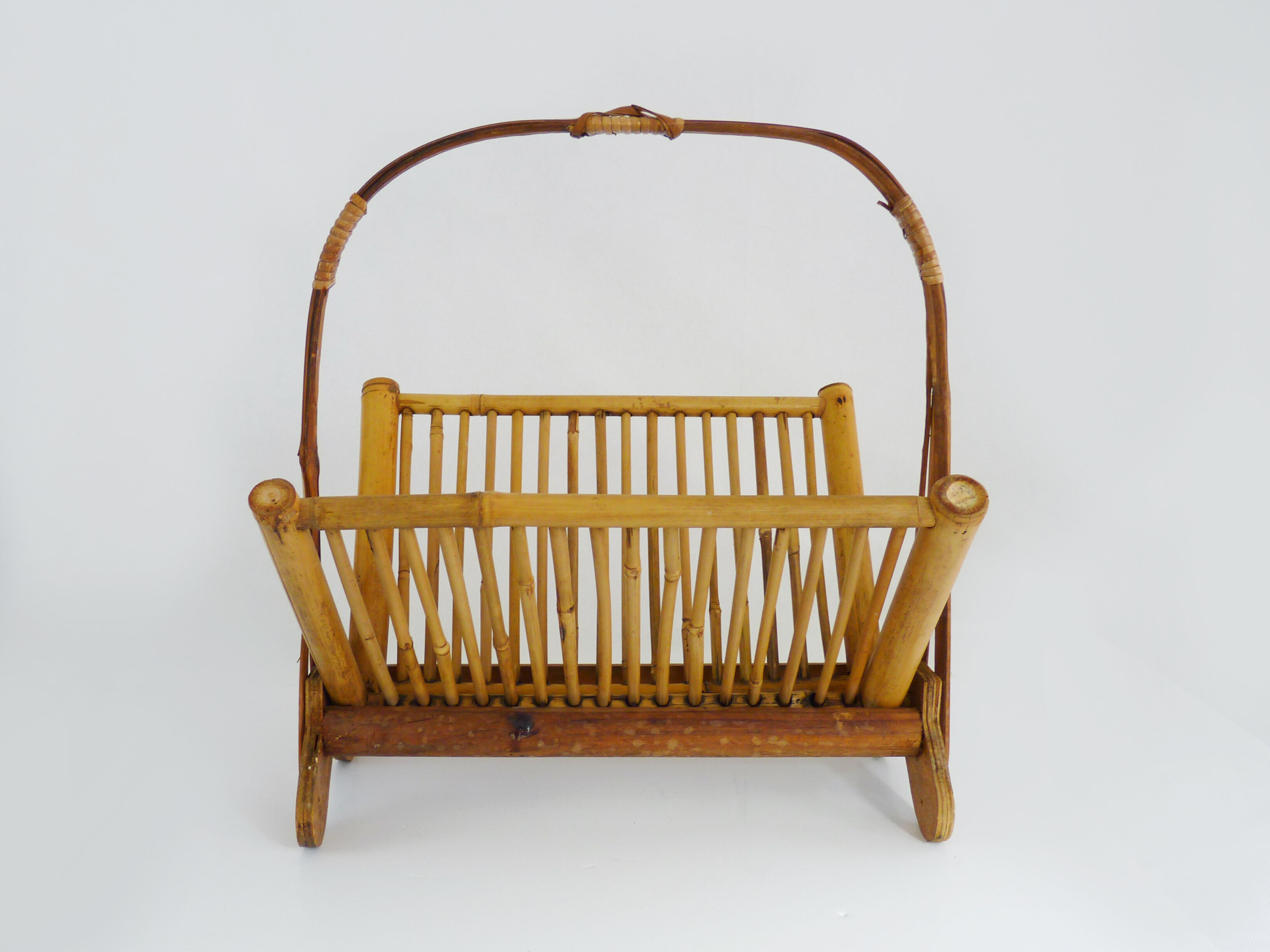 Foldable bamboo vintage magazine door, vintage magazine range. Year 70