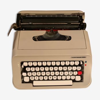 Underwood typewriter 319