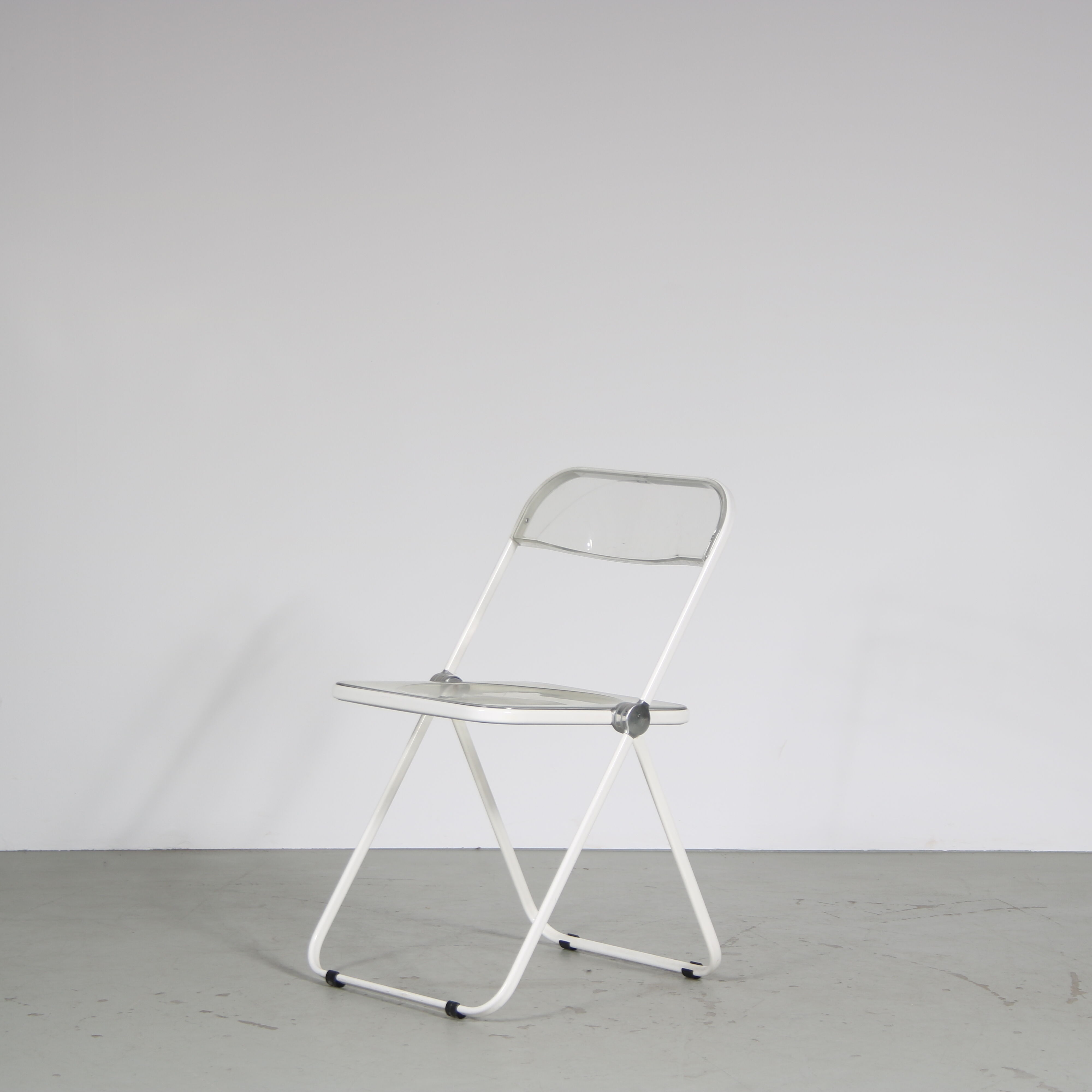 "Plia" folding chair from the 1970s by Giancarlo Piretti for Castelli, Italy.