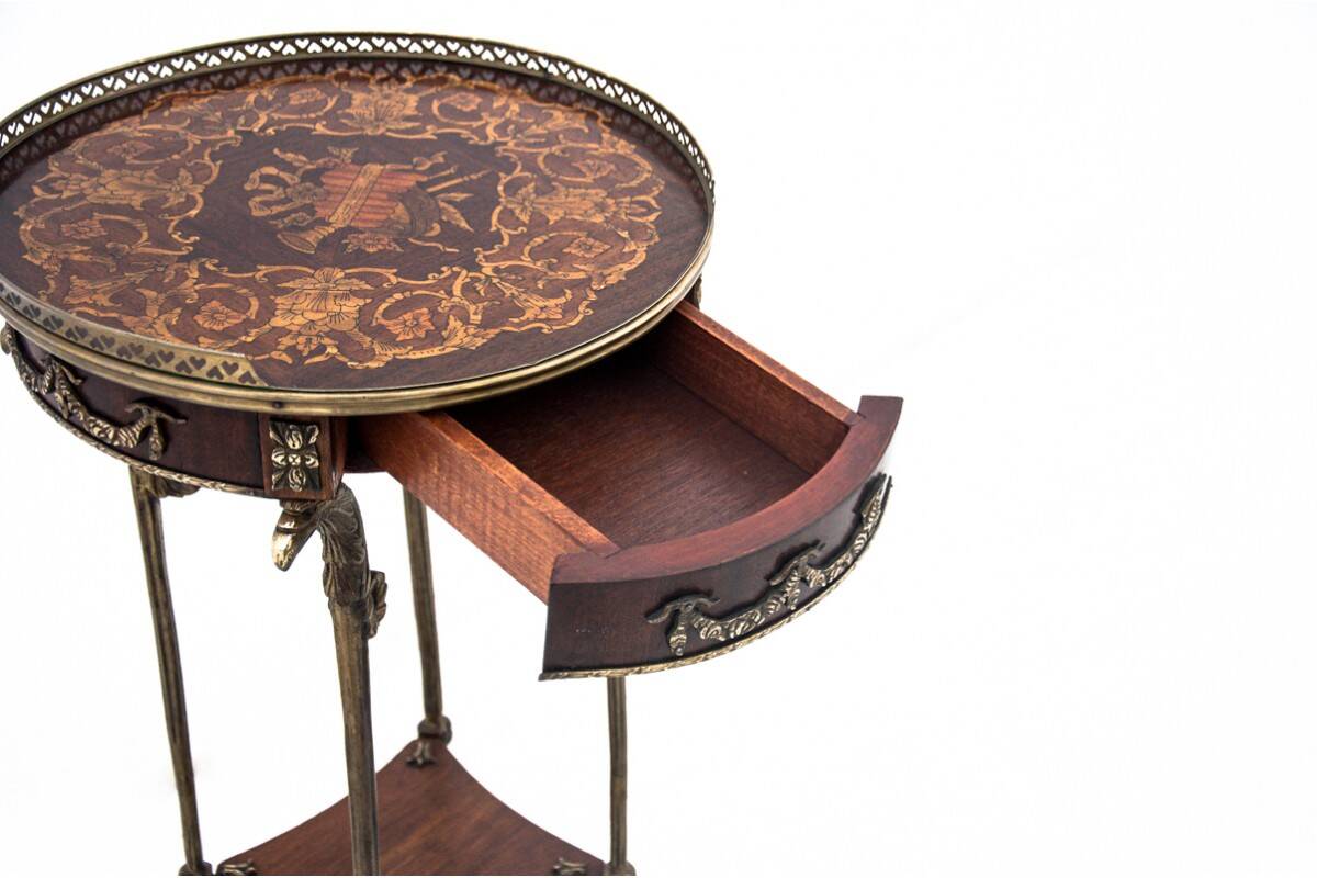 Table - flowerbed, France, mid-19th century XX century.