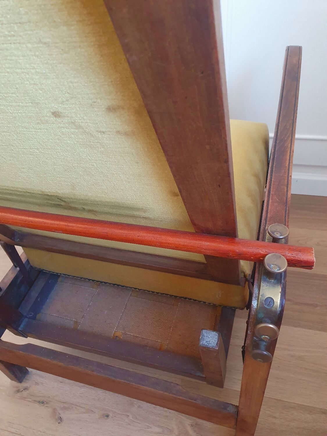 Velvet deck chair