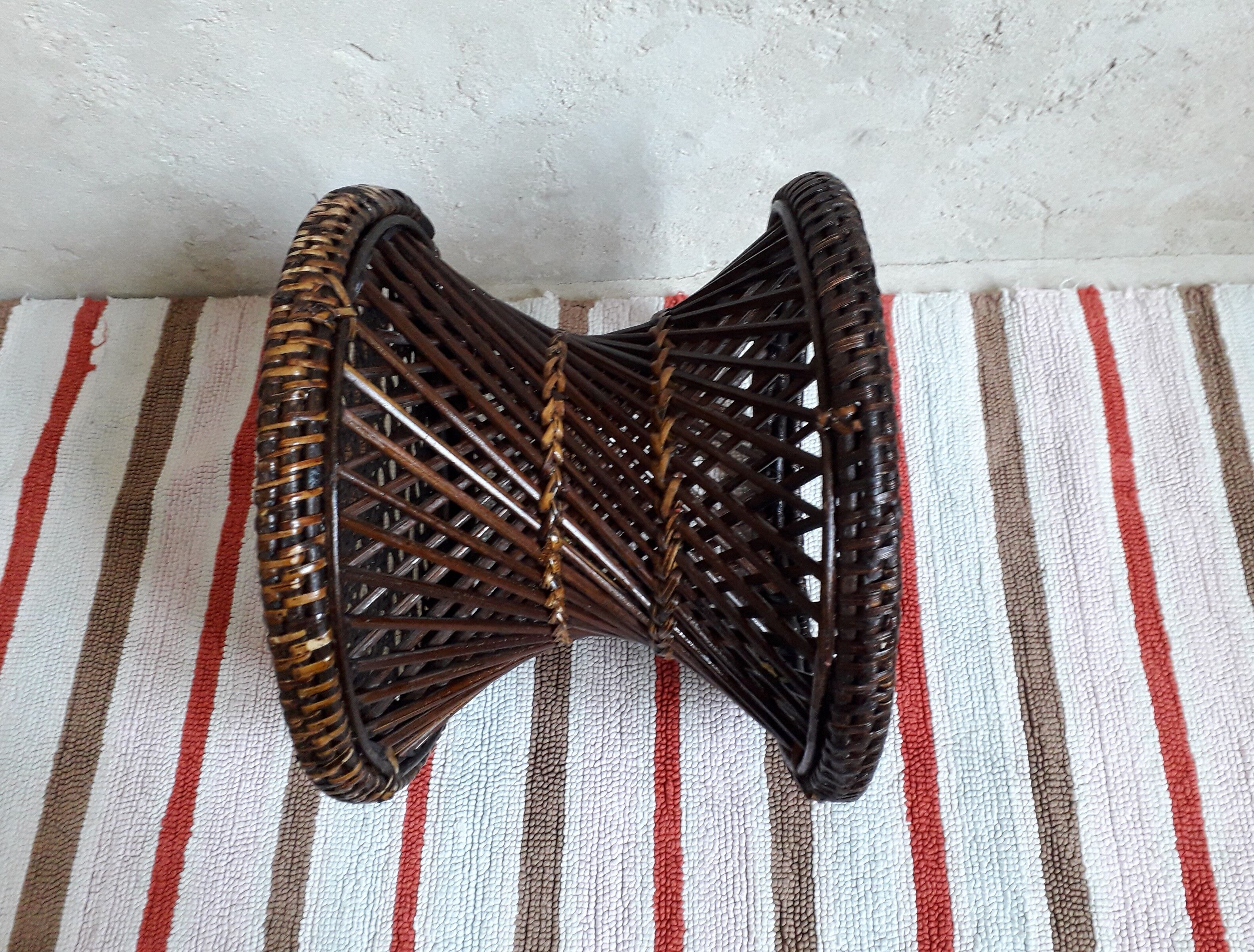 Diabolo rattan stool