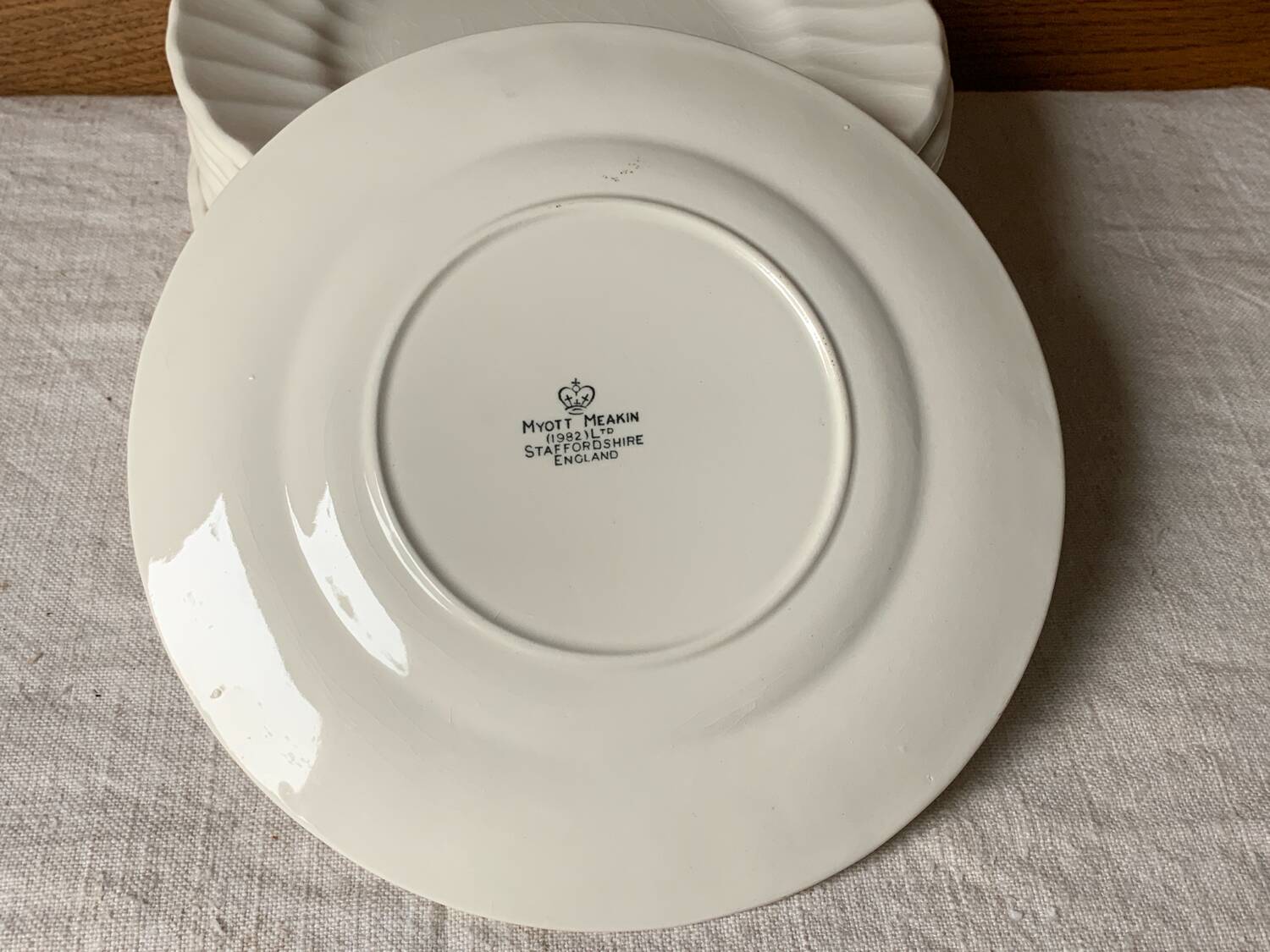 11 Myott Meakin ivory dessert plates