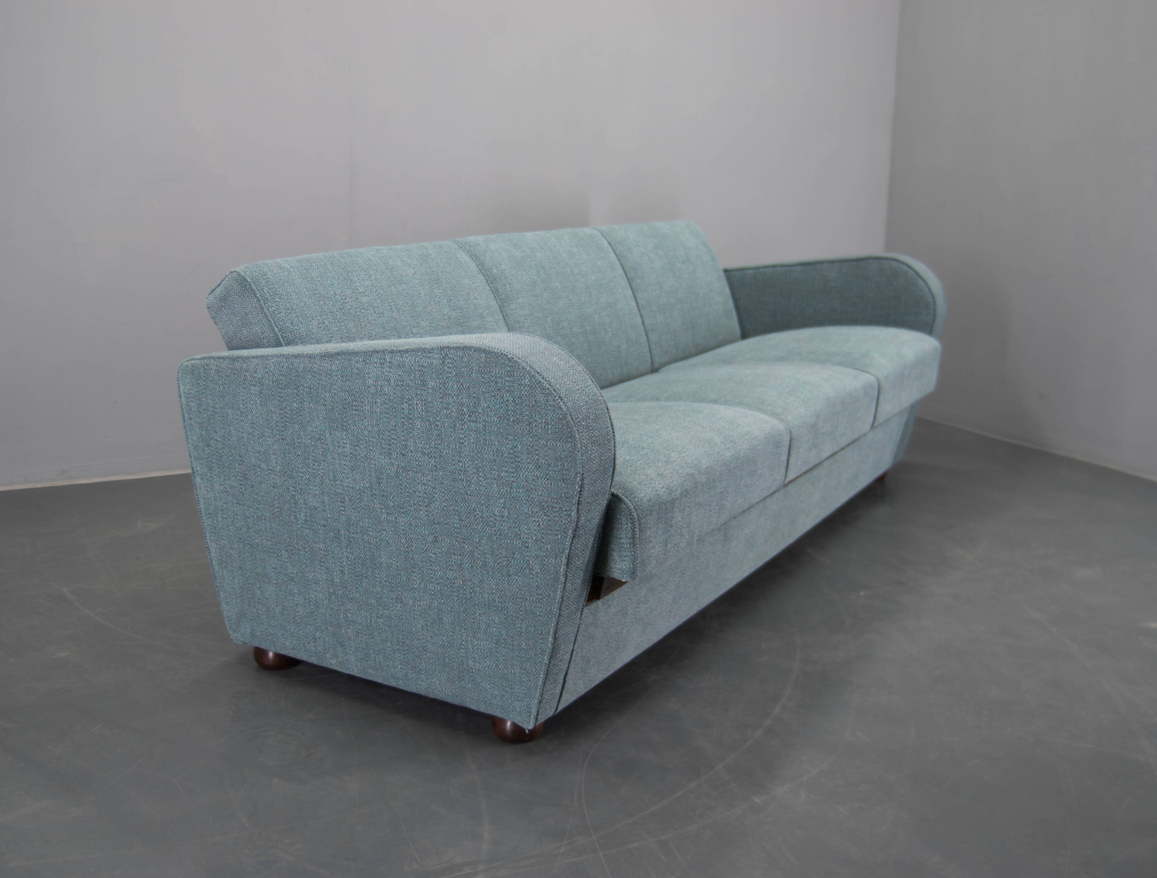 Canapé/lit pliant Art déco nouvellement rembourré par Halabala, années 1930