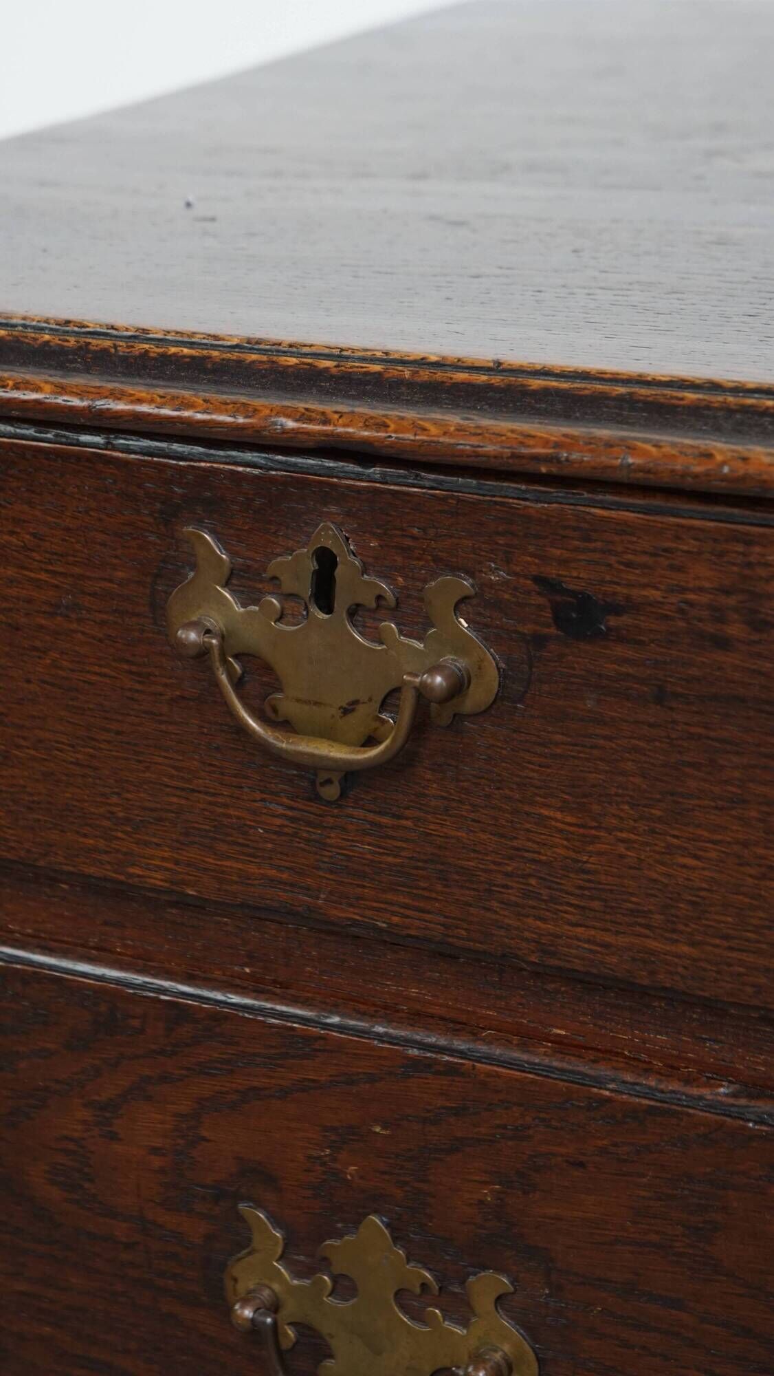 Antique 18th-Century English Oak Chest of Drawers / Commode with 5 Drawers