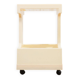 Bar sur roulettes édité