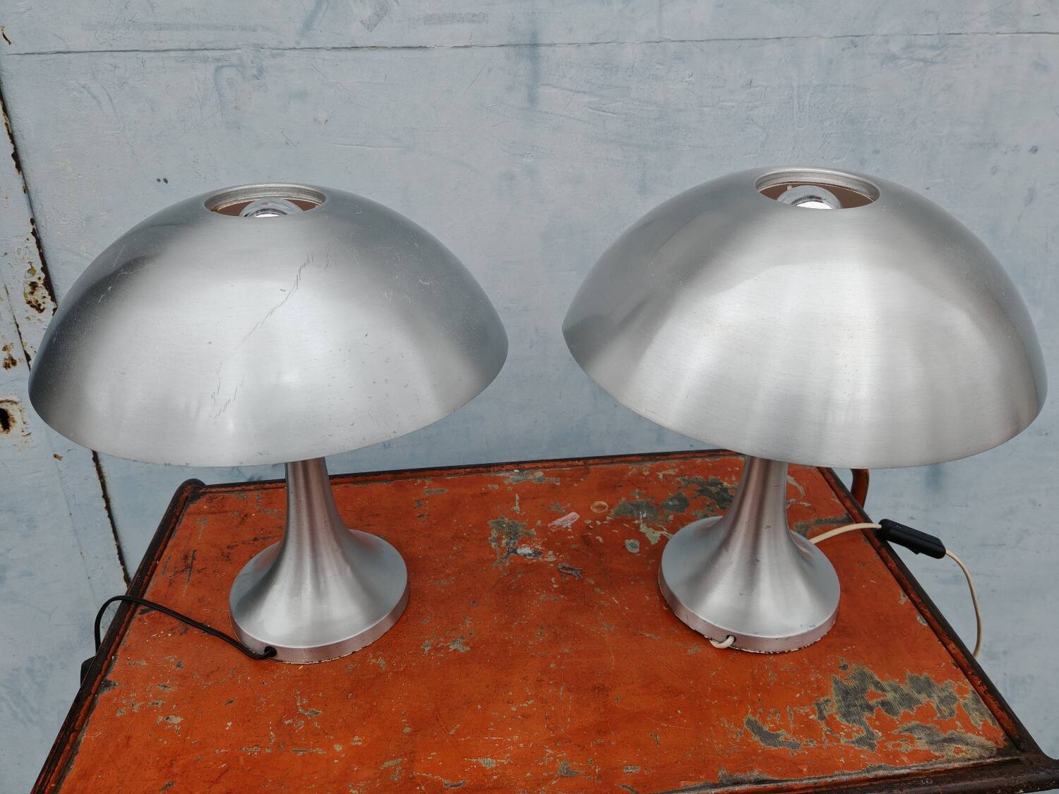 Pair of Philips aluminum mushroom lamps 70'