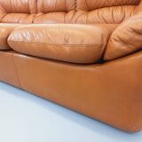 Vintage cognac camel leather canapé from the 1970s.