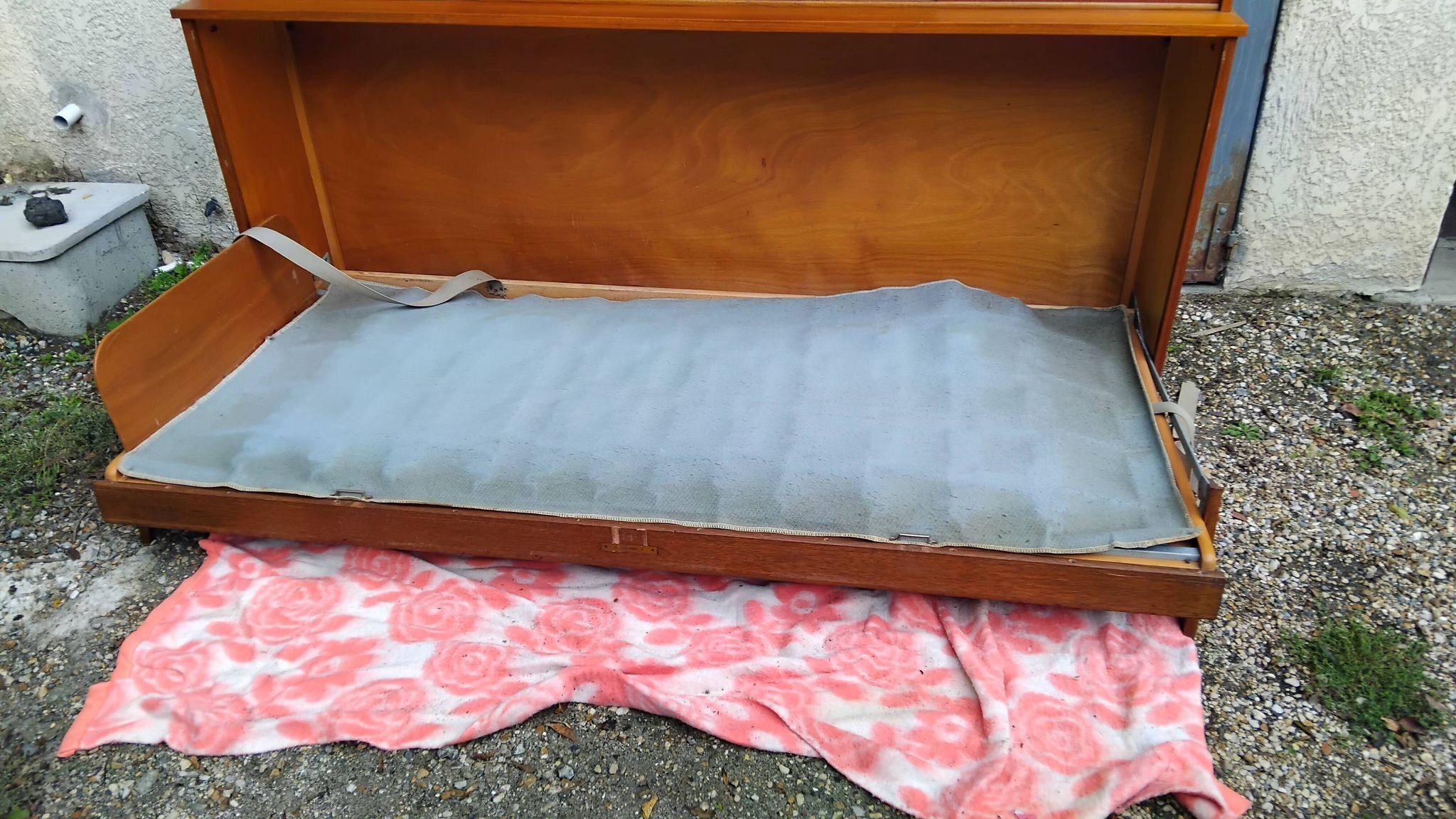 MEUBLIT vintage bed and desk furniture from the 50s and 60s, teak