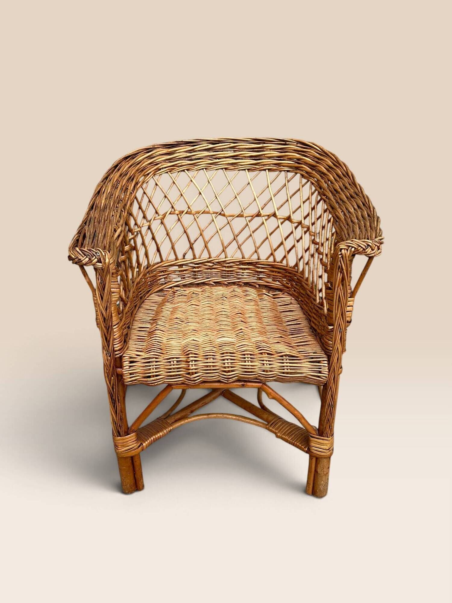 Child's chair in wicker and woven rattan