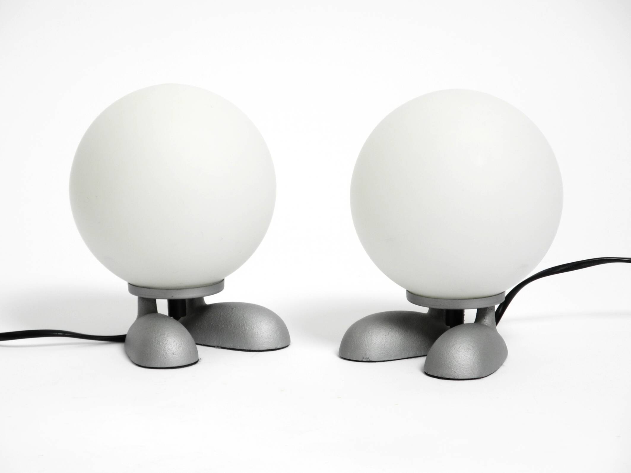 Pair of 1990s table lamps with a cast aluminum base by Sompex
