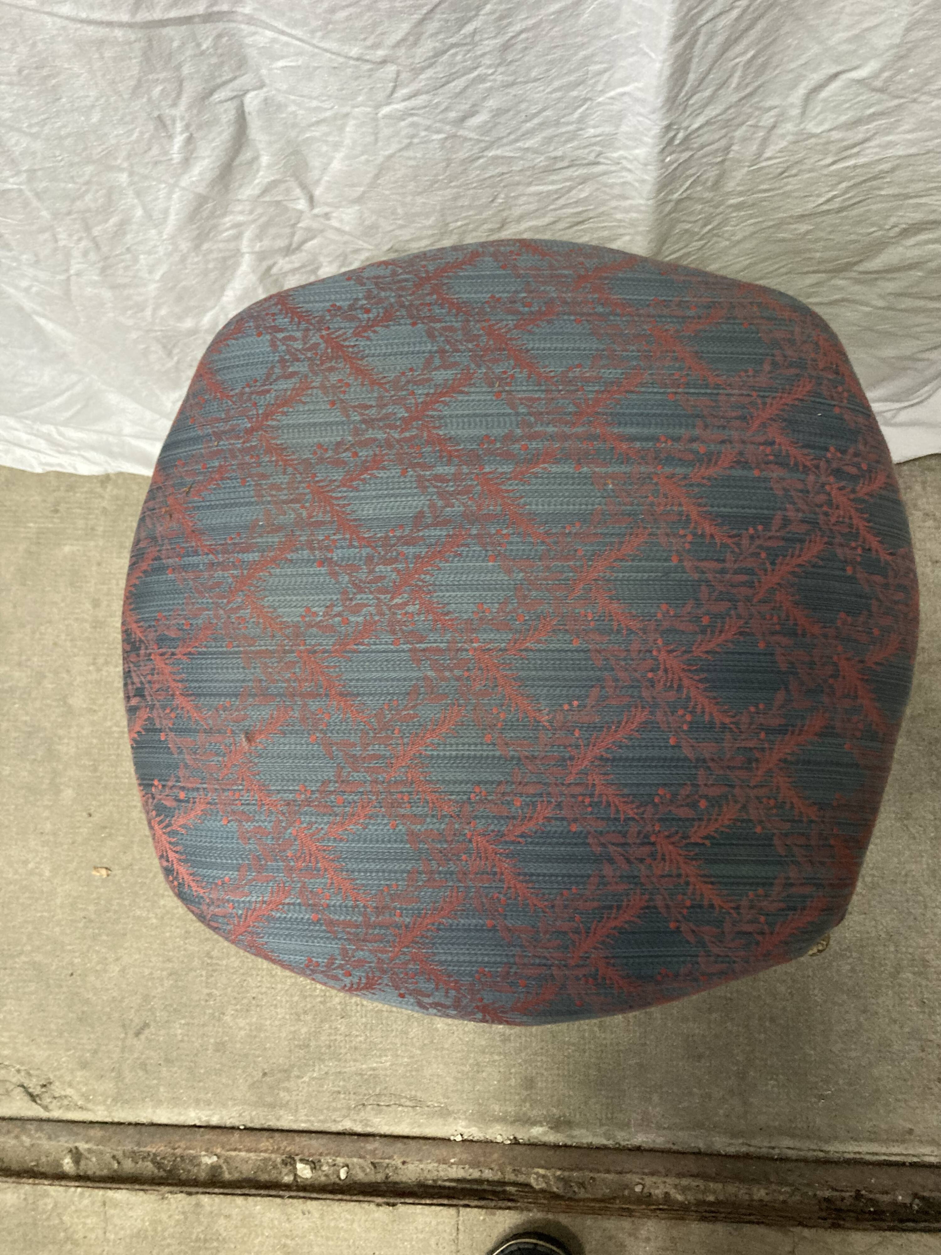 Pouf style louis XV