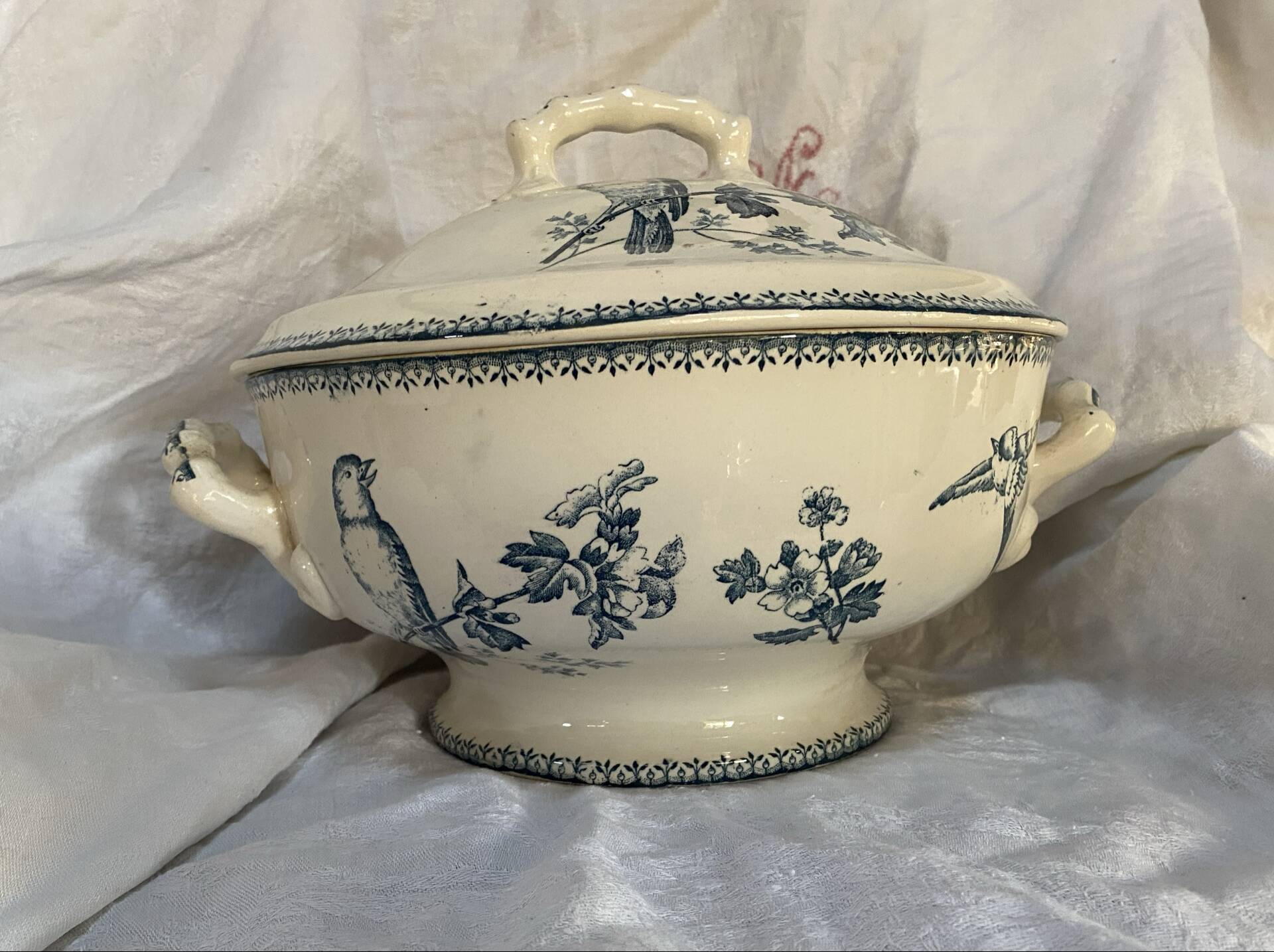 Ironstone soup tureen Longwy model Tits