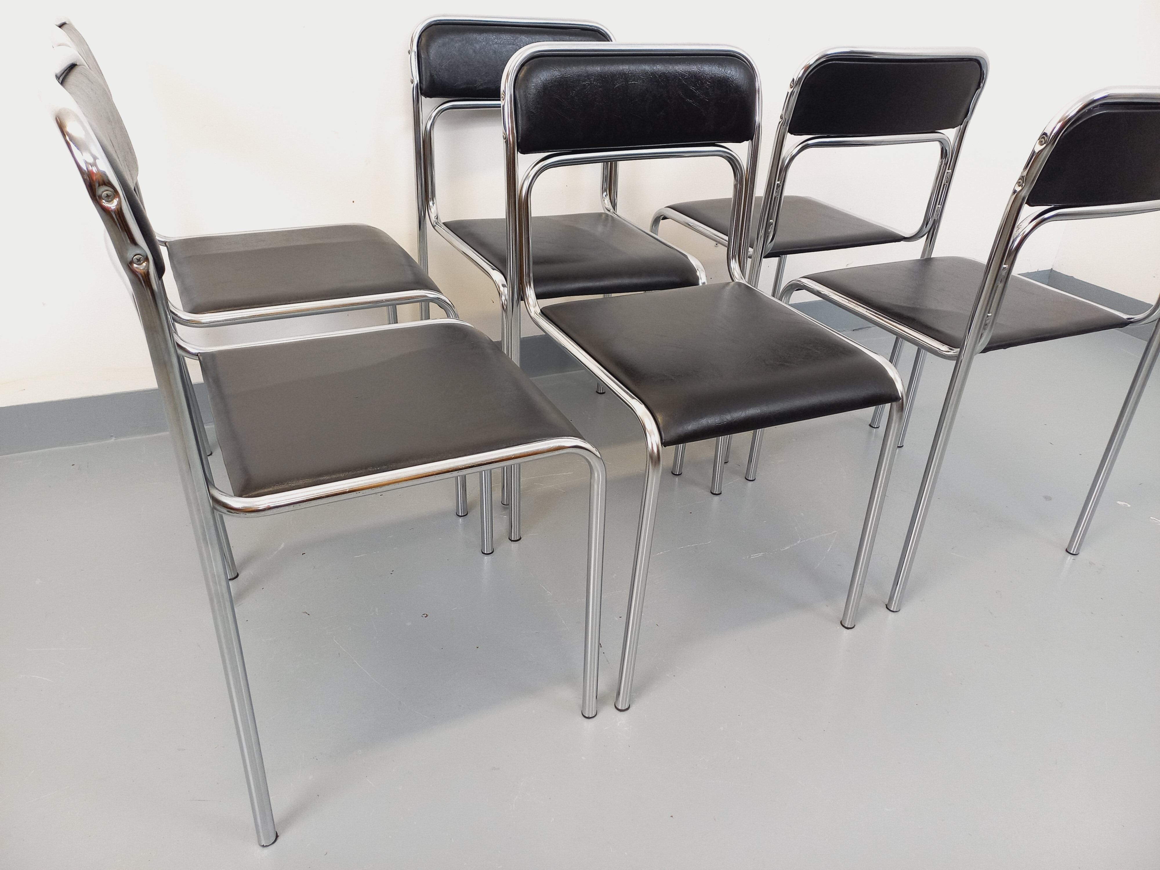 Set of 6 vintage Italian stackable chairs in chrome metal and skai.