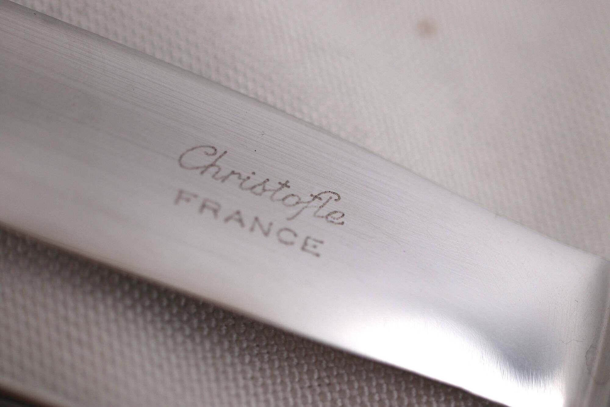 Christofle Vendôme Shell, 62-piece cutlery set, silver-plated knives.