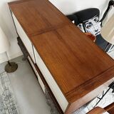 Deux buffets scandinaves (danois) en teck fin avec portes coulissantes