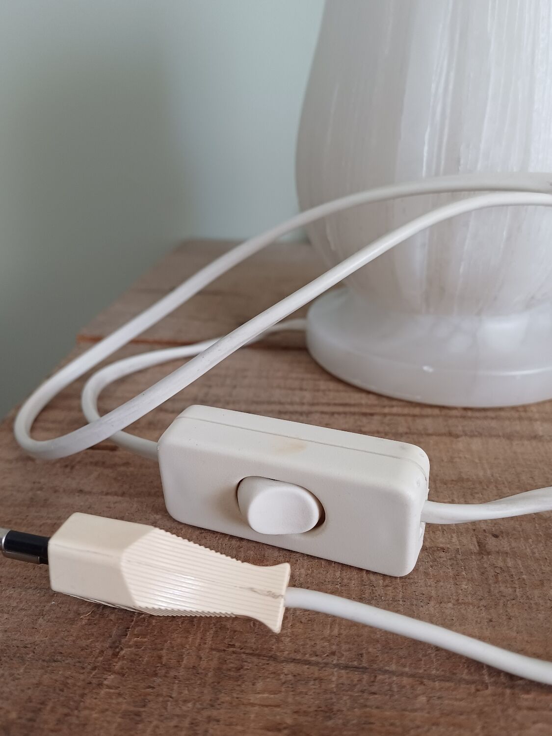 Alabaster lamp