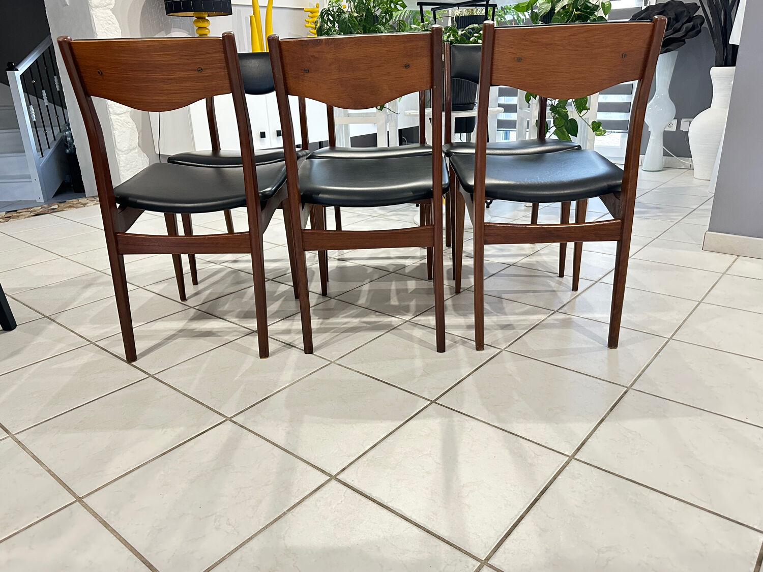 Set of 6 Scandinavian teak chairs, 1970s design.