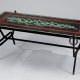 Table basse en fer noir et pierre de lave émaillée