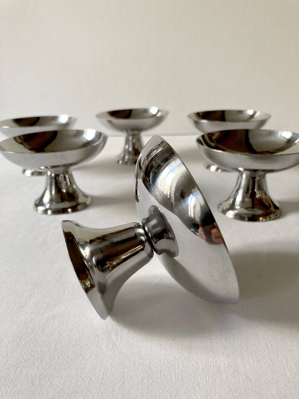 6 coupes à glace en inox Guy Degrenne, années 1970-1980