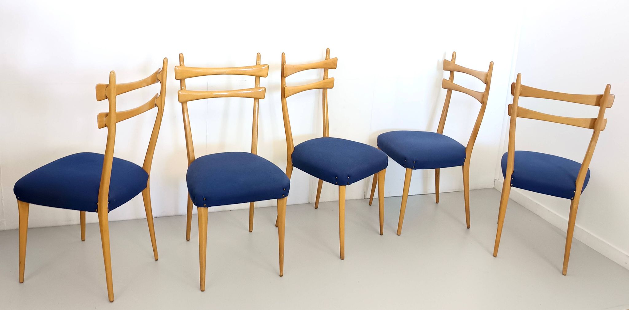 Vintage Maple Dining Chairs with Ultramarine Blue Fabric, 1950s, Set of 5