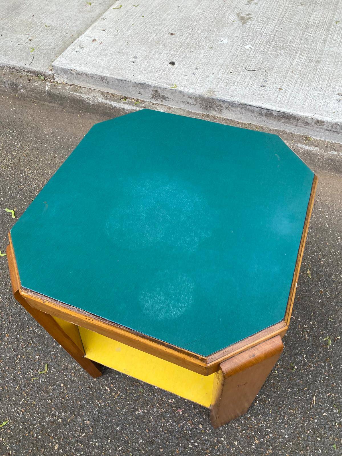 Table d'appoint art déco octogonale en bois jaune et vert 1970