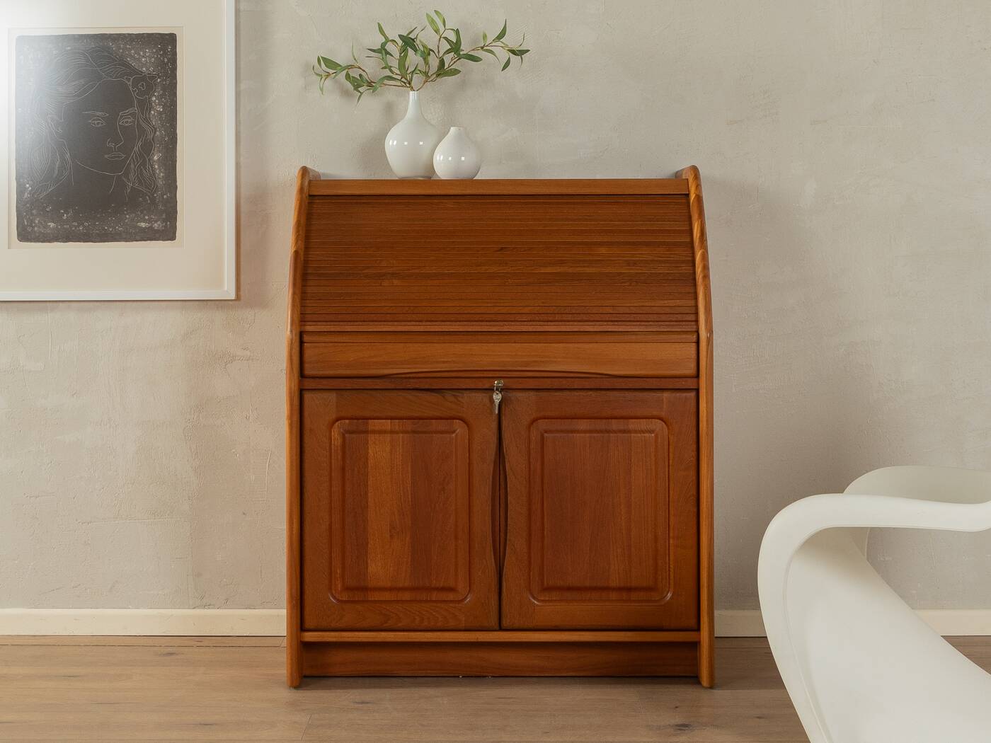 1980s Bureau, Ansager