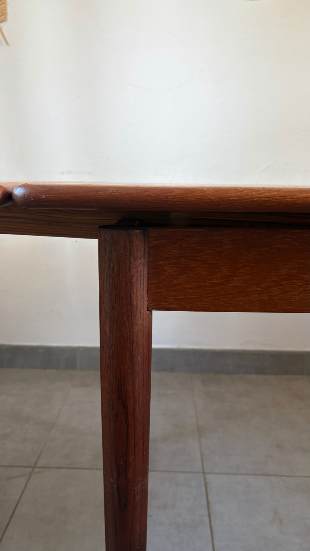 Scandinavian extendable table Andersen Johannes