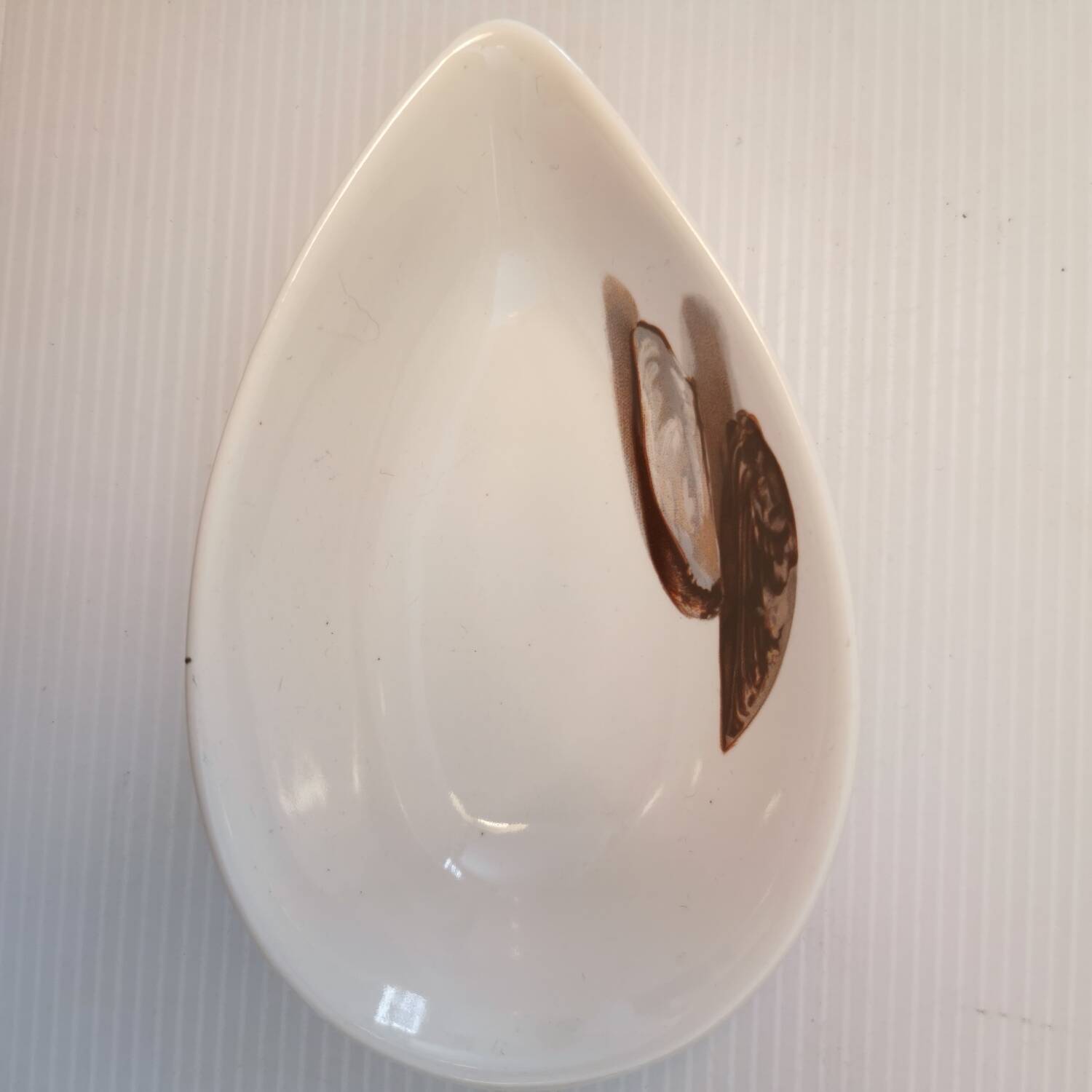 Set of 3 vintage 70s bowls with shellfish motifs. Glazed porcelain