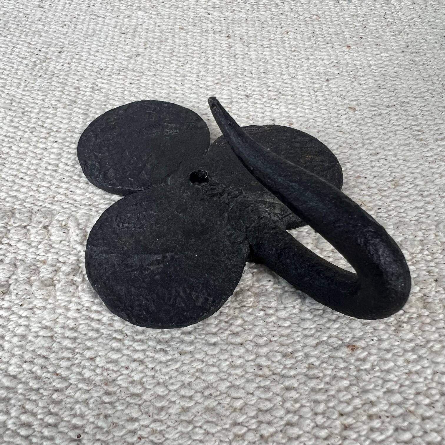 Cast iron coat hook “Clover”