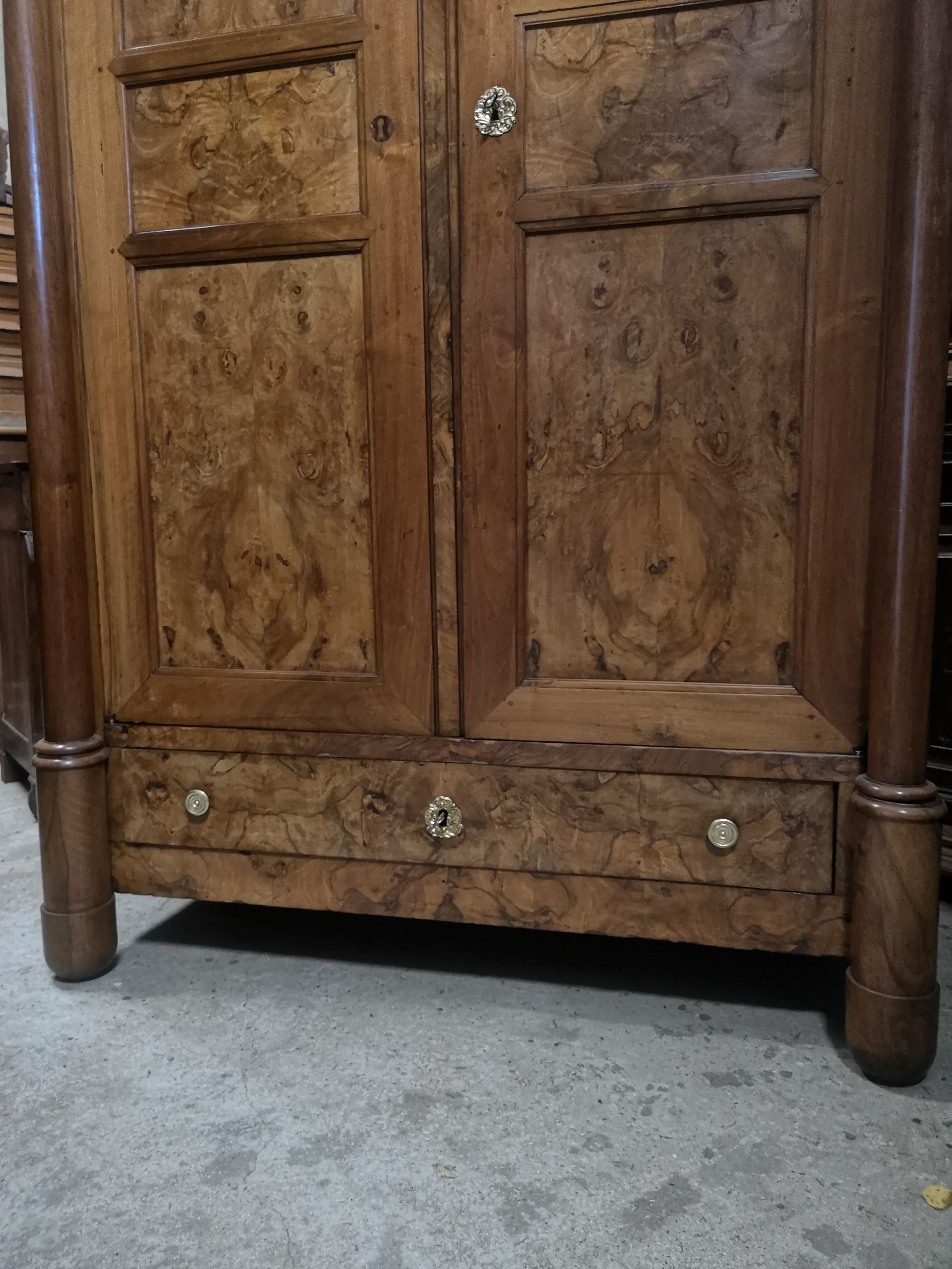 Magnifying glass veneer cabinet