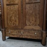 Armoire à placage de loupe