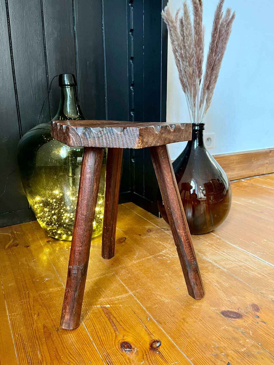 Tripod stool