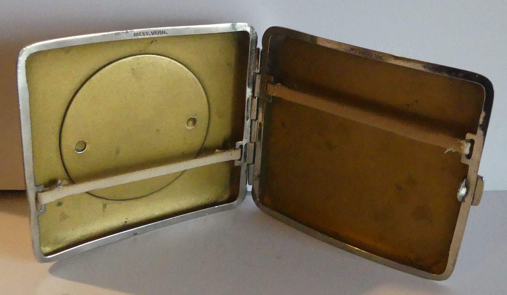 Cigarette case
