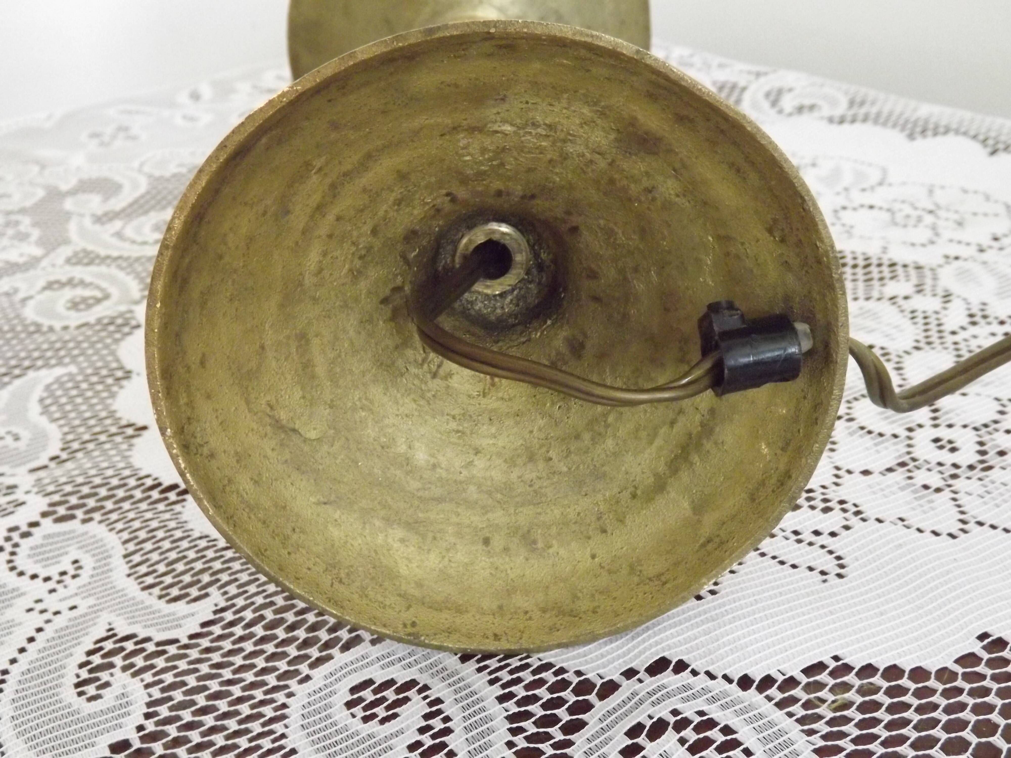 Electrified candlestick lamp base in solid brass, Morocco mid-20th century.